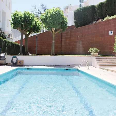 Awesome In W/ Outdoor Swimming Pool, Outdoor Swimming Pool And 3 Bedrooms Apartment *