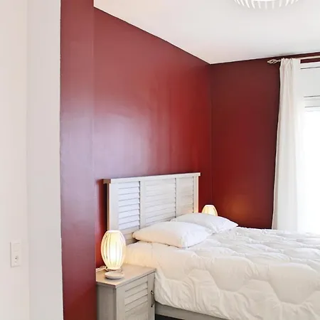 Apartment Awesome In W/ Outdoor Swimming Pool, Outdoor Swimming Pool And 3 Bedrooms *