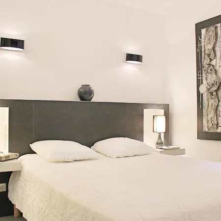 Apartment Awesome In W/ Outdoor Swimming Pool, Outdoor Swimming Pool And 3 Bedrooms *